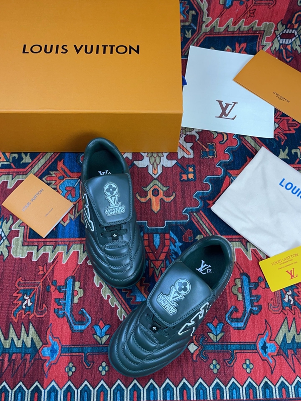 ルイヴィトン靴背面デザイン